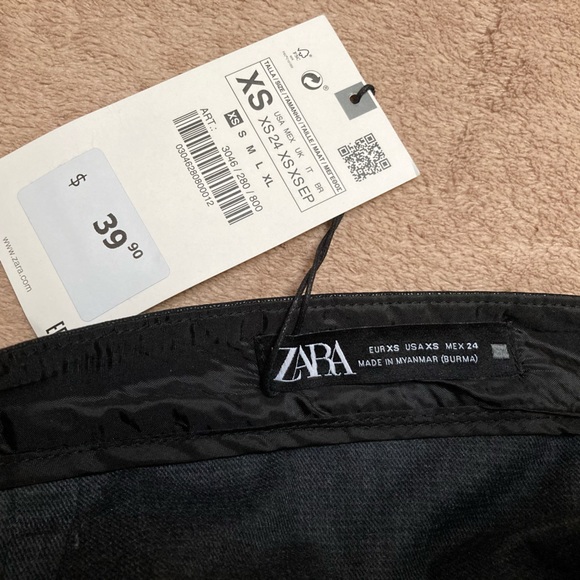 NWT Zara Faux Leather mini skirt - size XS - black colour - Picture 7 of 9